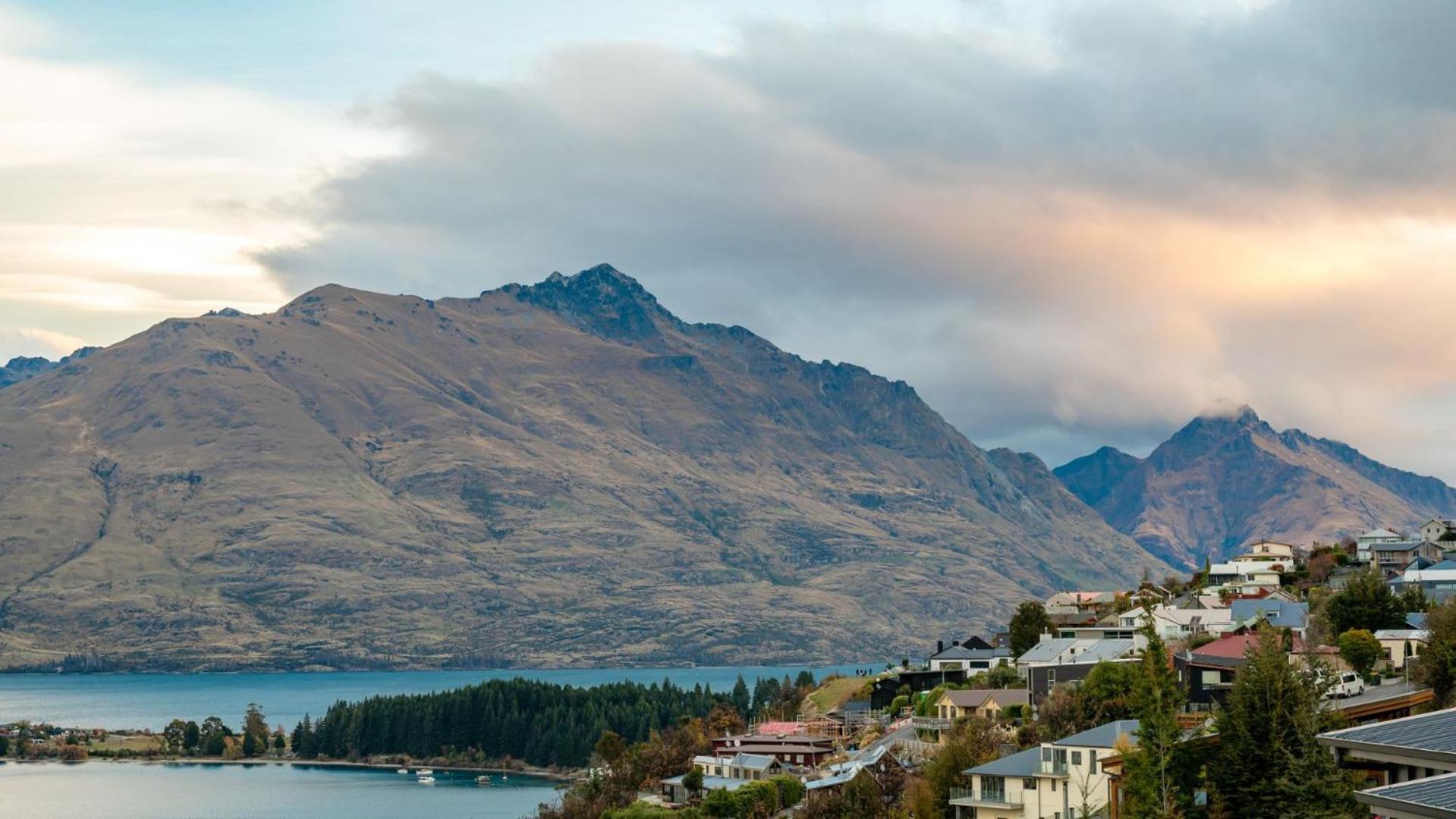 Tahuna Vista-Fire Place-Hot Tub -Free Parking -Bbq Distretto di Distretto di Queenstown Esterno foto